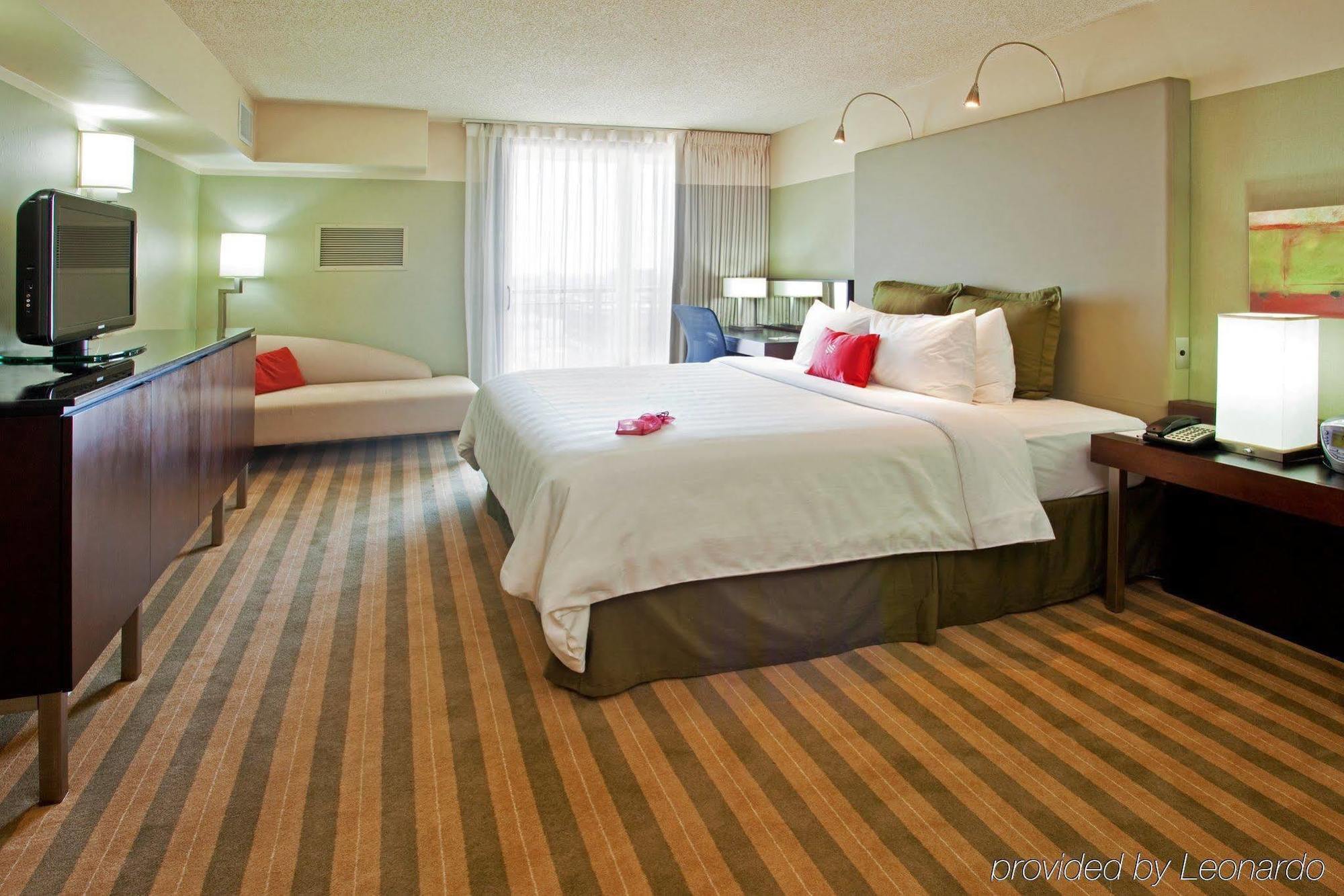 Crowne Plaza - Chicago West Loop By Ihg Hotel Екстериор снимка